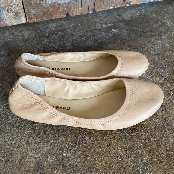Lucky Brand Emmie Tan Flats - Picture 3 of 8